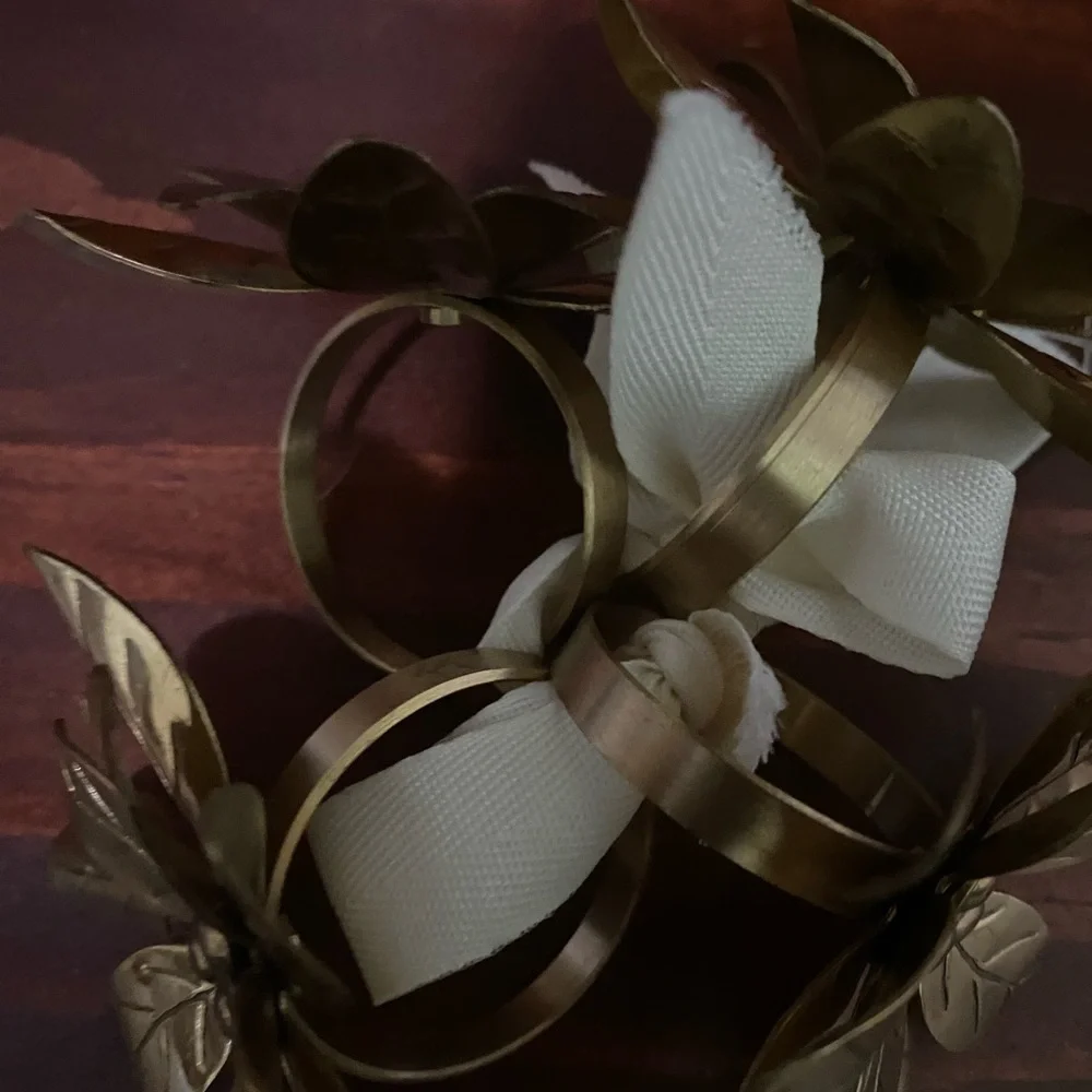 Pottery Born Set Of 4 Gold Leaf Poinsettia Floral Festive Holiday Napkin Rings